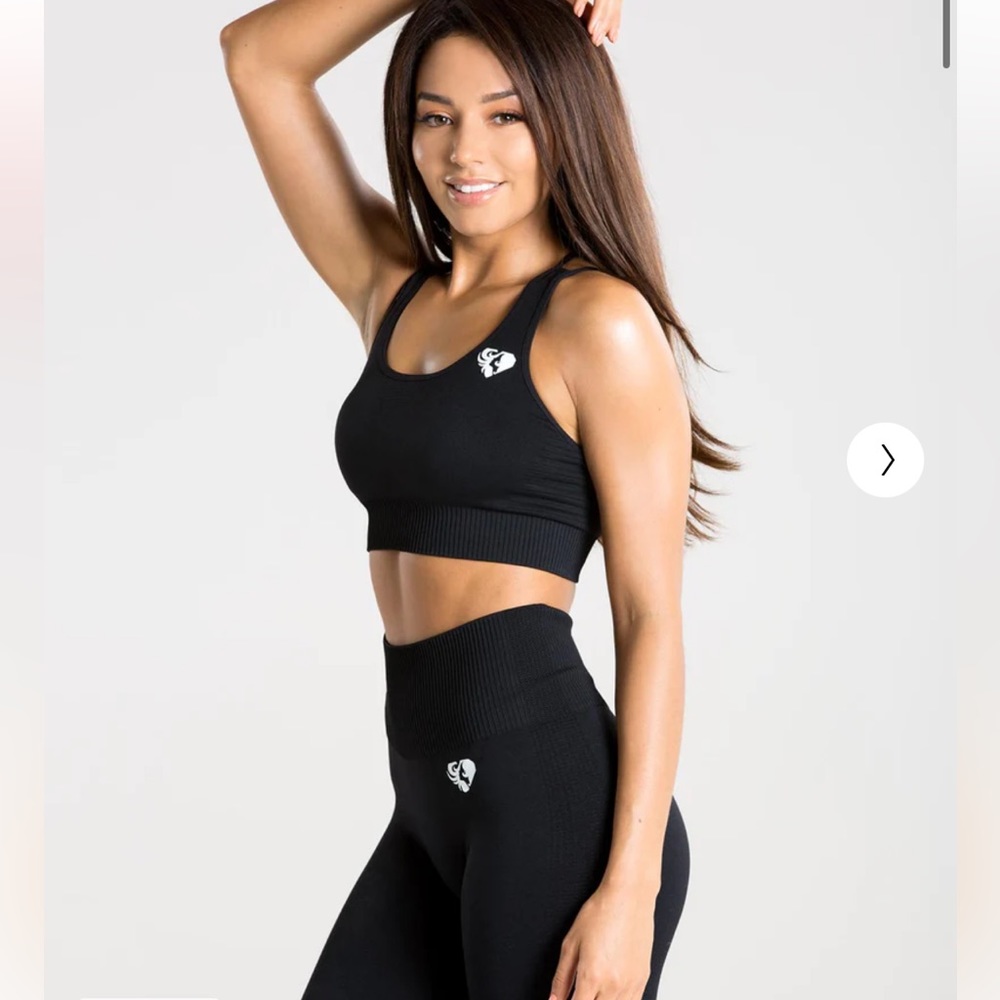 New never worn Women’s best sports bra